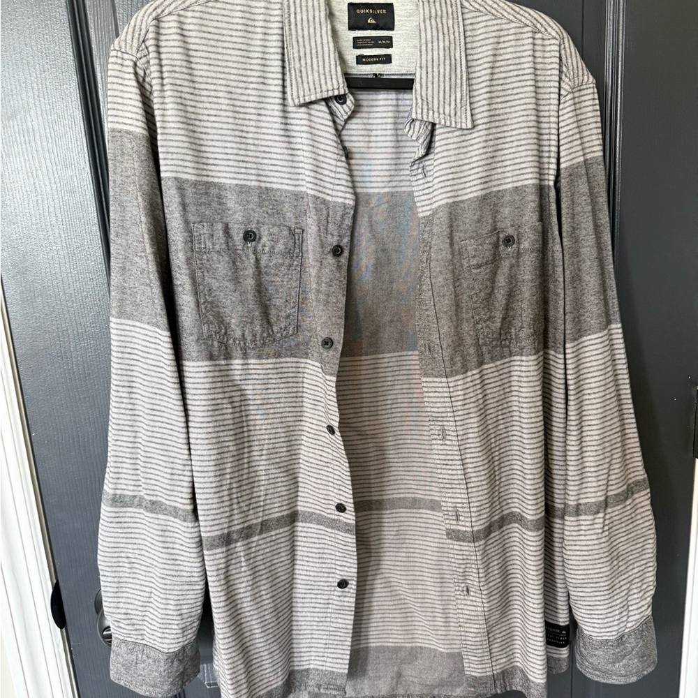 Quiksilver Men's Casual Button Down